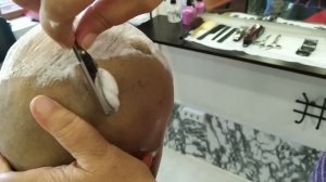Бритье головы опасной бритвой
