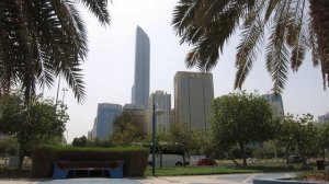 26.09.2023. ОАЭ. Абу-Даби. Вид на небоскрёбы с набережной Персидского залива