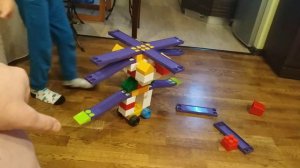 Восьмитрамплинная машина-паук