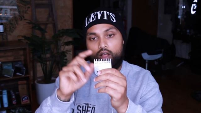 WHAT'S IN MY BARBER TOOL KIT? смотреть онлайн