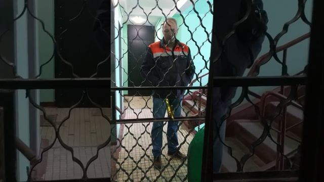 Мосэнергосбыт пришел отключить электричество