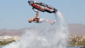 Классные трюки на гидроцикле!