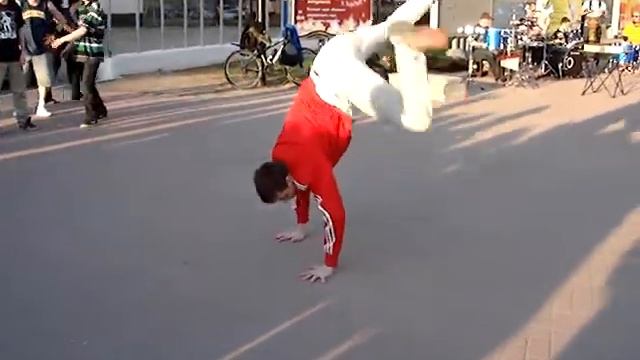 Chief Rocka & The Flying Drummers Orchestra смотреть онлайн