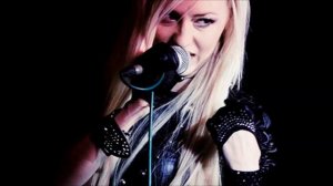 Блондинка Ксю   Умирает Любовь