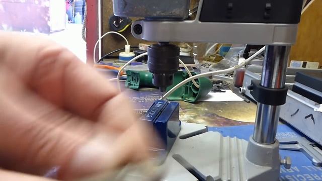 Строим ЗИЛ 130 "поливалка" действующая модель 1:43 ч.2 смотреть онлайн