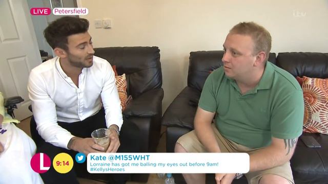 Kelly's Hero Award - Lisa Tong | Lorraine смотреть онлайн