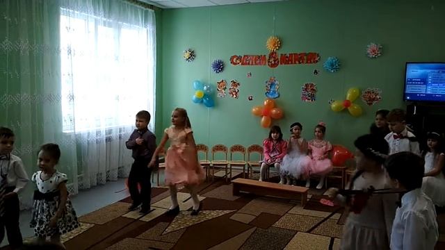 А ручки хлоп-хлоп.. смотреть онлайн