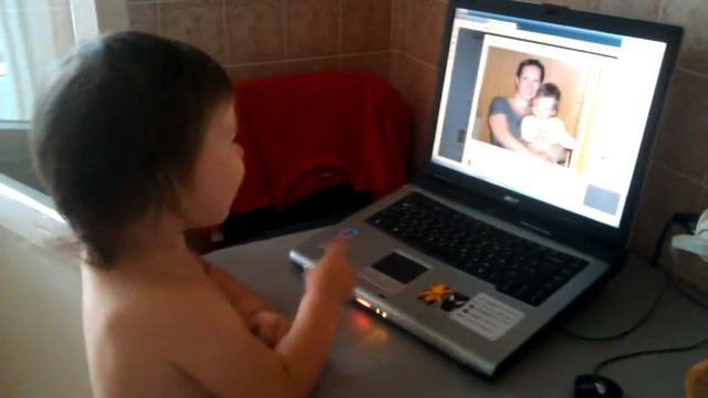 Даша смотрит фотографии смотреть онлайн