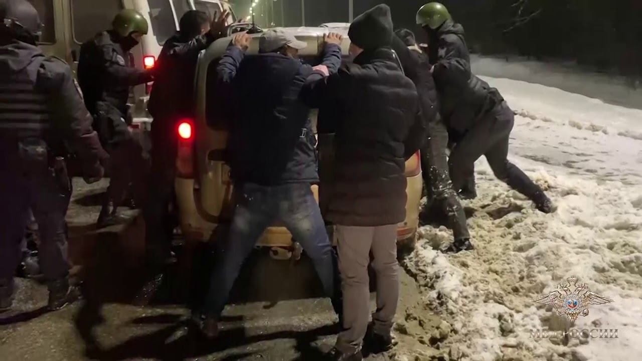 Пресечена деятельность преступного сообщества, организовавшего канал незаконной миграции