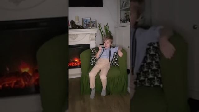 Отрывок из стихотворения Р. Рождественского "Алешкины мысли" читает Калашников Егор, г. Москва смотреть онлайн