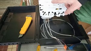 Зачистка оптического кабеля (ДРОП а) ШОК методом, муфта, сварка.