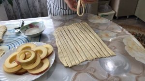 Что приготовить из дрожжевого слоеного теста в духовке быстро и вкусно к чаю Два варианта