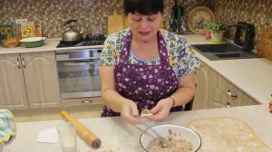 Пельмени ручной лепки .Лепешки из остатков теста.