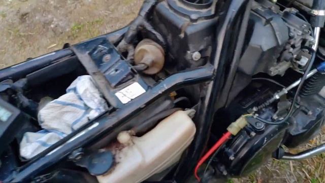 Как отрегулировать датчик положения дроссельных заслонок Honda CB400. Легко и быстро. смотреть онлайн