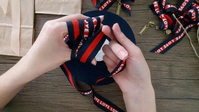 ⚜️Как бюджетно оформить подарок⚜️ #сделать_бант ⚜️Как использовать пакет крафт⚜️ #оформить_подарок