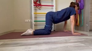 Комплекс для разгрузки мышц поясницы и включения ягодичных мышц.