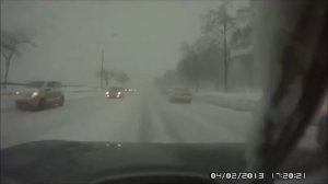 Автомобиль исчезает на дороге