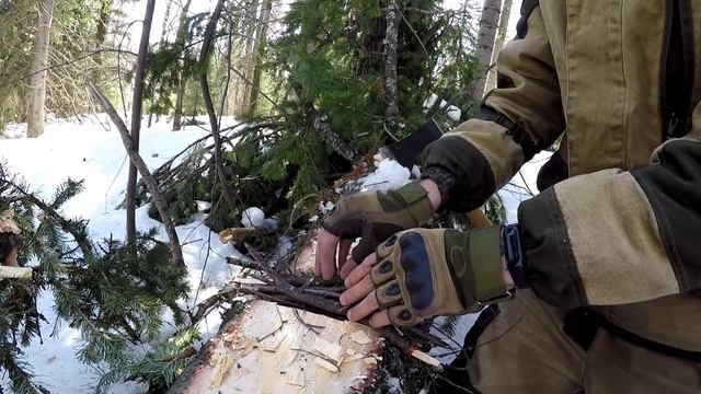 ТАЁЖНЫЙ КОСТЁР ПЕЧКА НА ДЕРЕВЕ  БУШКРАФТ ГОТОВИМ ГРУДКУ С СЫРОМ