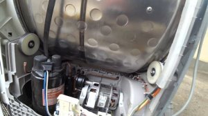 Сушильная машина Electrolux не крутит барабан ?