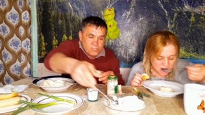 НА ДЕРЕВНЕ ДА С АППЕТИТОМ ПИТАЕМСЯ