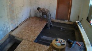 3. Заброшенная дача. Укладка пола. Часть 2.