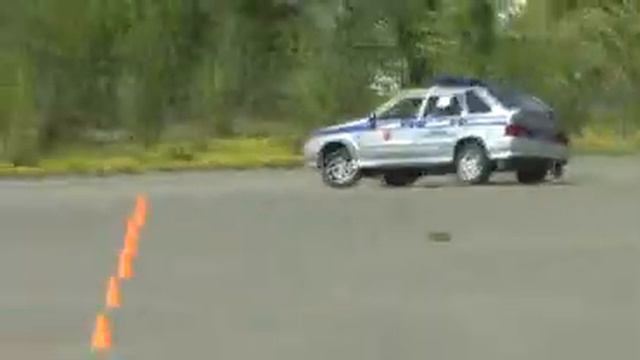 соревнование по фигурному вождению,посвящённые Дню военного автомобилиста