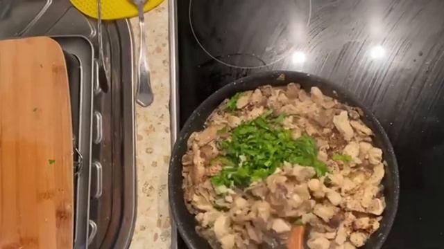 Жульен с курицей и грибами — сделано в Clipchamp смотреть онлайн