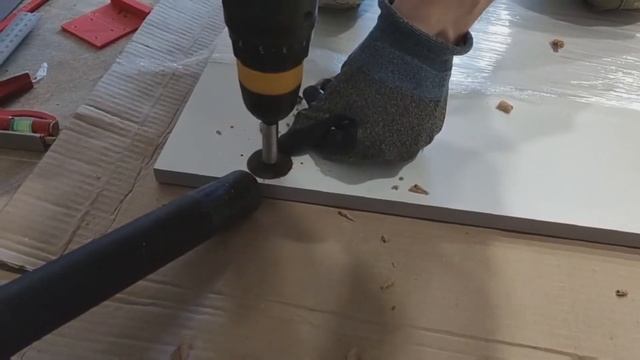 Разметка кондуктором петель, и небольшая хитрость установки петель фасадов смотреть онлайн