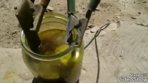 Осадок из ржавый глины и осаждение электролизом