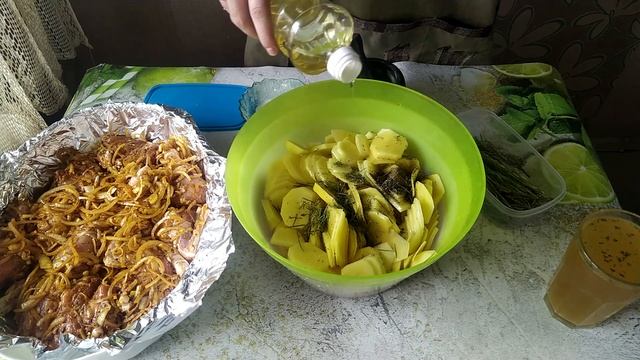 Готовлю на неделю! Картошка с курицей в духовке смотреть онлайн