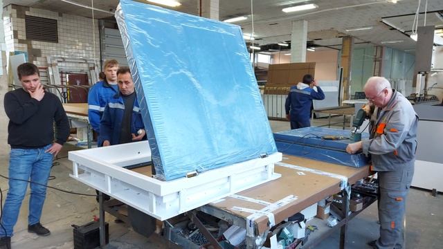 Люк с электроприводом в Антарктиду смотреть онлайн