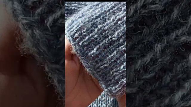 Свитер со спущенным плечом "Камелия" С описанием! смотреть онлайн