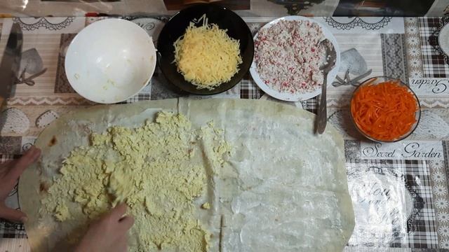 Рулет с крабовыми палочками! Ммм вкуснятина пальчики оближешь!!!!