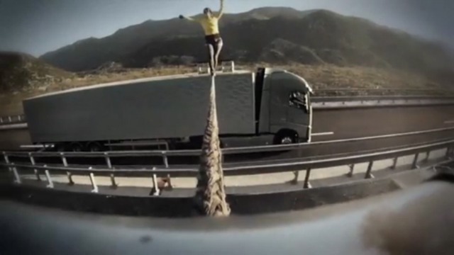 Смертельно опасное канатохождение в рекламе Volvo