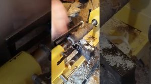 Токарные резцы по дереву в работе.