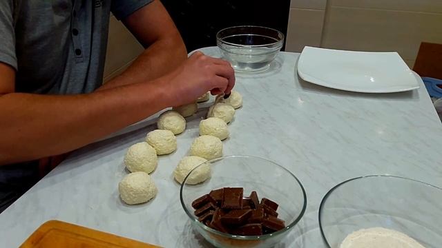 ТВОРОЖНЫЕ СЫРНИКИ С ШОКОЛАДОМ! ОЧЕНЬ ВКУСНО!