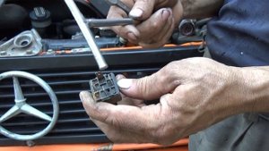 Установка электро-вентилятора на Мерседес 208 Д