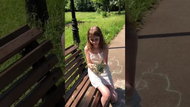 Поля и Соня пришли погулять в сквере! ☀️как хорошо летом☀️ смотреть онлайн
