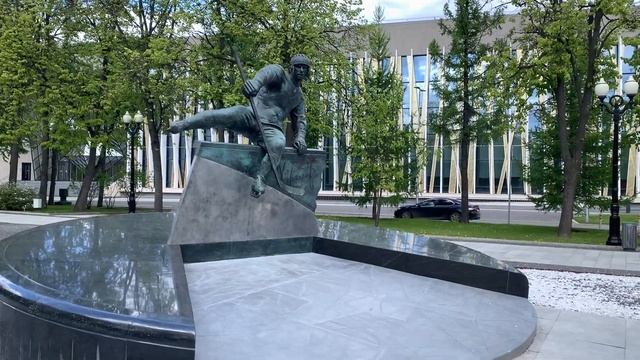 ПАМЯТНИК ВАЛЕРИЮ ХАРЛАМОВУ В ЛУЖНИКАХ смотреть онлайн