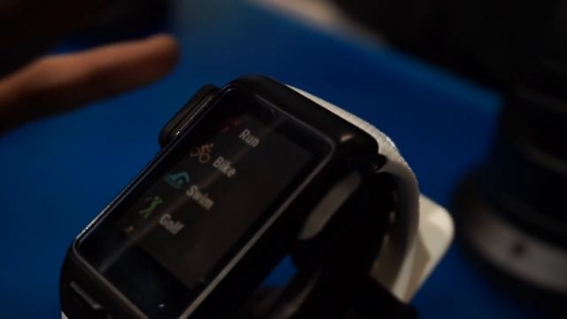Garmin Vivoactive HR e Vivofit 3 video anteprima dal MWC 2016 смотреть онлайн