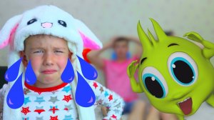 РОМА как маленький! ХЕЛПИК не знает как его развлечь!