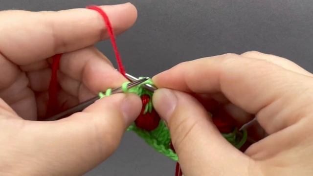 Невероятная КЛУБНИКА! Вязать проще простого! Детский УЗОР спицами для НАЧИНАЮЩИХ.