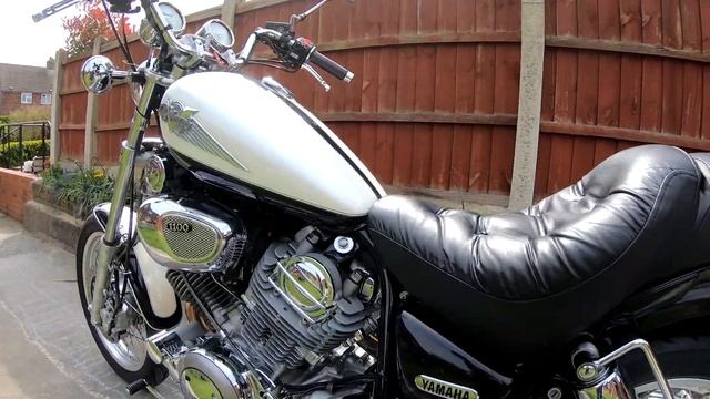YAMAHA VIRAGO 1100 BLACK WIDOW SOUND | Exhaust system sound and drive-by