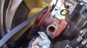 [Ремонт тракторов] МТЗ 82 замена помпы, манжетов ГУРа