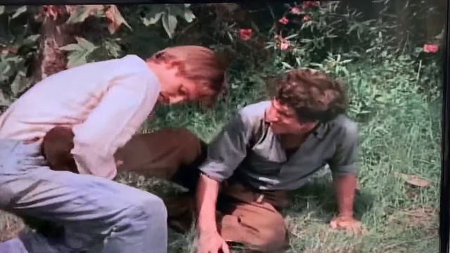 The Waltons ~ John Boy protects Pete the Racoon from (Gino) The Boy from the C.C.C. смотреть онлайн