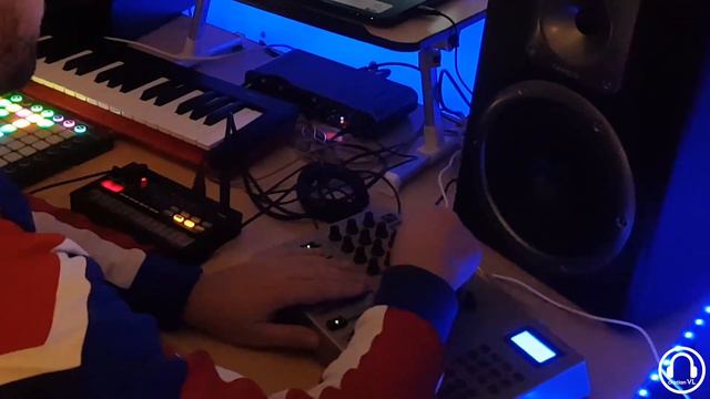 Cristian VL - Korg Volca Beats Live Session смотреть онлайн