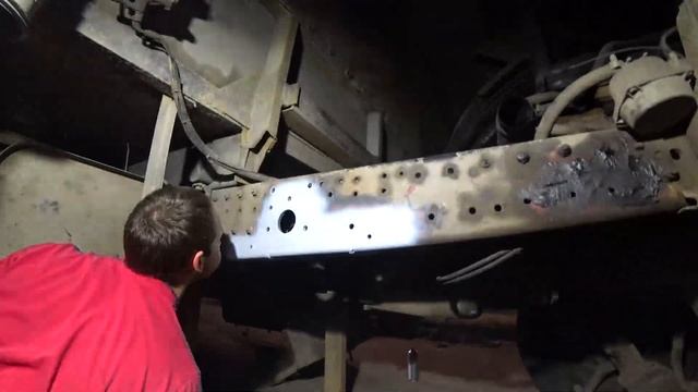 Ремонт рамы мерседеса подходит к концу. Съездил в Нижний, лечили течь  масла из задней ступицы.