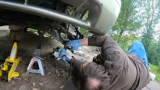1999 KIA Sportage EX Driverside Strut Install смотреть онлайн