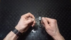 МЕТЧИКОДЕРЖАТЕЛЬ ИЗ ГАЙКИ И БОЛТОВ