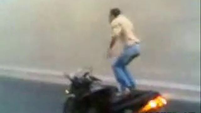 мужик на мотоцикле смотреть онлайн